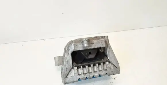Volkswagen PASSAT B6 Engine mount bracket 1K0199262P