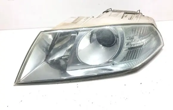 Skoda Octavia Mk2 (1Z) Headlight/headlamp 