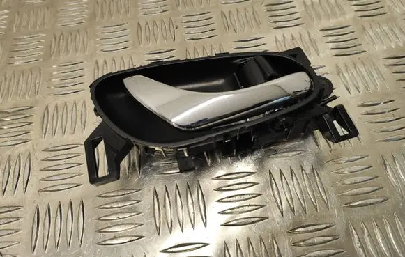 Nissan X-Trail T32 Front door interior handle