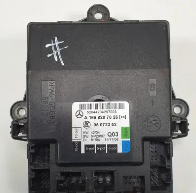 Mercedes-Benz C W203 Door control unit/module 1698207026