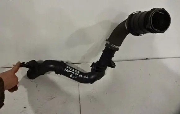 Renault Trafic III (X82) Air intake hose/pipe