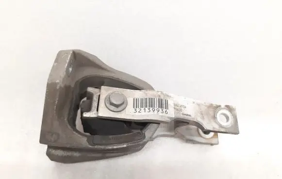 Volvo XC90 Engine mount bracket 32139936