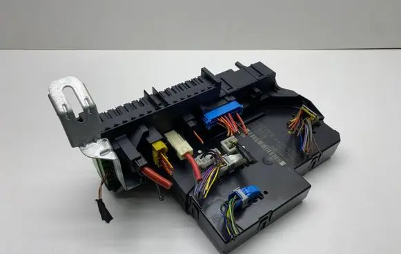 Mercedes-Benz E W212 SAM control unit 2129009622 5DK01102315 2129015205