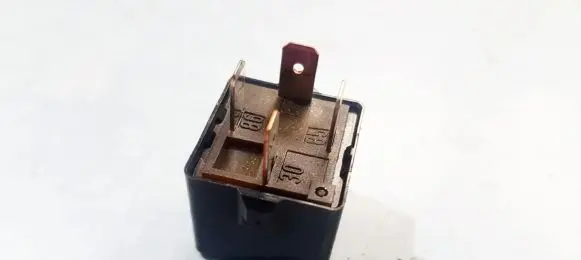 Mitsubishi Space Star Other relay MB953381