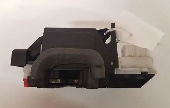 Peugeot 607 Rear door lock