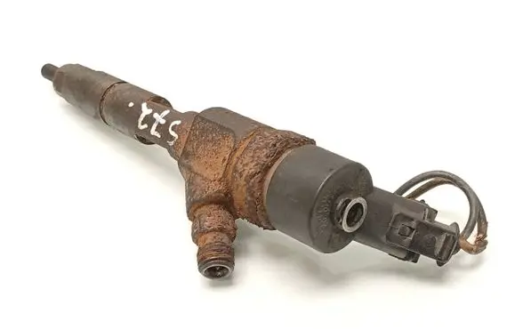 Opel Vivaro Fuel injector 0445110021 7700111014