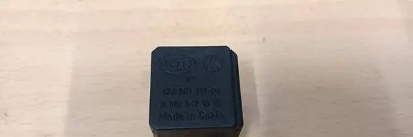 Mercedes-Benz E W211 Other relay 4RA00779100 A0025421319