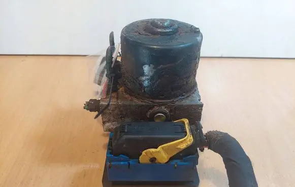 Renault Laguna II ABS Pump 10.0960-1428.3 8200001333C P51T2AAY2