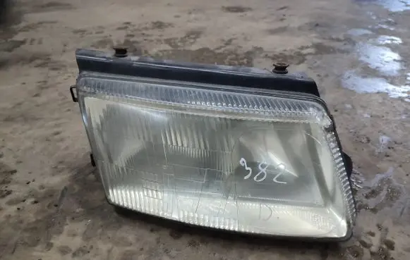 Volkswagen PASSAT B5 Headlight/headlamp