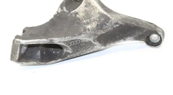 Audi A4 S4 B7 8E 8H Engine mounting bracket 8E0199307S