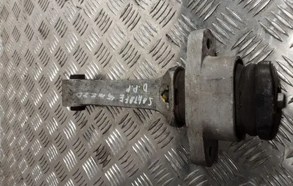 Hyundai Santa Fe Engine mount bracket