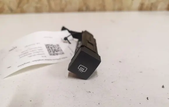 KIA Sorento Windscreen/window heater switch 202002962 621W05010