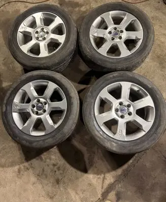 Volvo XC70 R17 alloy rim 