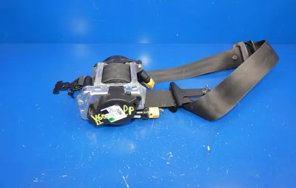 Volvo V60 Front seatbelt