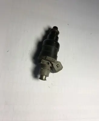 Audi A4 S4 B5 8D Fuel injector 078133551D