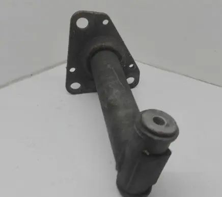 Front bumper mounting bracket