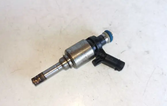 Audi A4 S4 B8 8K Fuel injector 0261500076 06H906036G