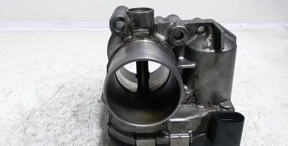 Renault Koleos I Throttle valve 8200330810 H8200330812 0281002681