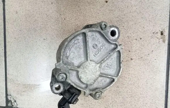 Peugeot 307 Vacuum pump D1563C2