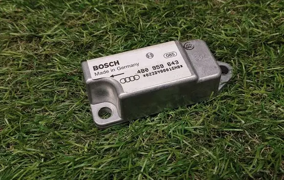 Audi A6 S6 C5 4B Airbag deployment crash/impact sensor 4B0959643