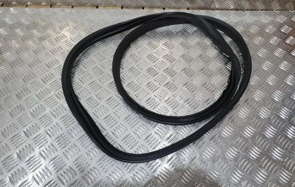 Mazda 2 Front door rubber seal PU8331