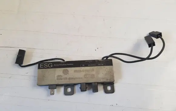 BMW 3 E36 Antenna control unit 65241387751