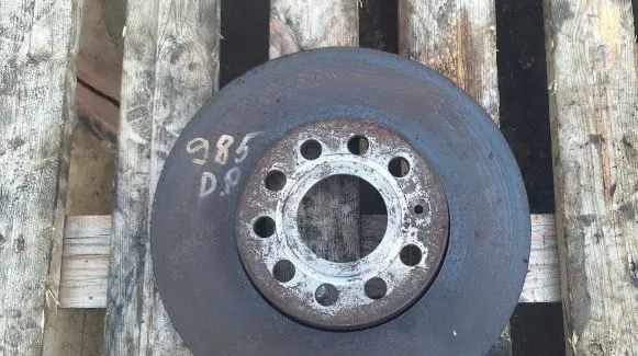 Volkswagen Touran I Front brake disc