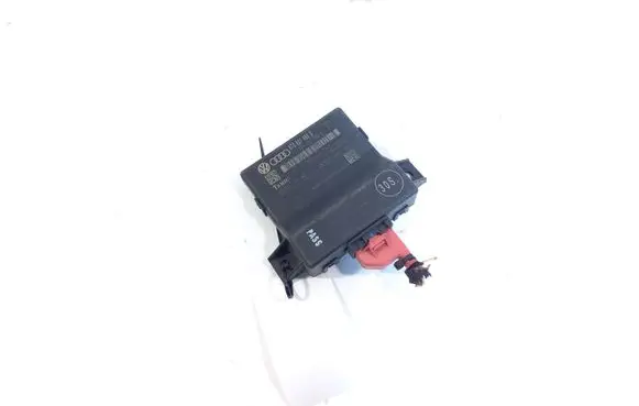 Audi A4 S4 B8 8K Gateway control module 8T0907468D