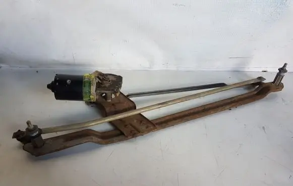 Volkswagen PASSAT B3 Windshield/front glass wiper blade 357955115A