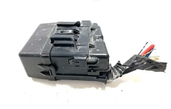 Toyota Avensis T270 Fuse box set 7191YB2
