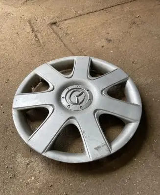 Mazda 6 R15 wheel hub/cap/trim 
