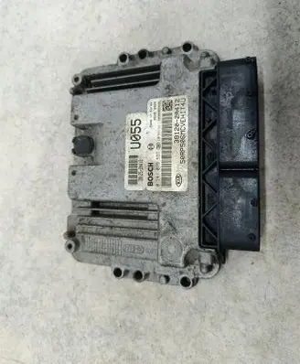 KIA Carens III Engine control unit/module ECU 391202A412