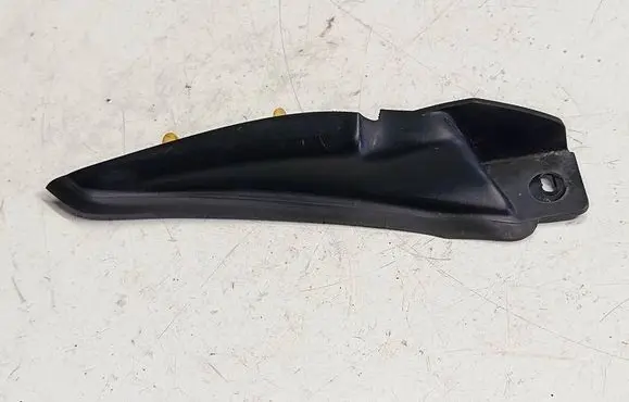 Renault Captur Windshield trim 668637604RU5 668637604R