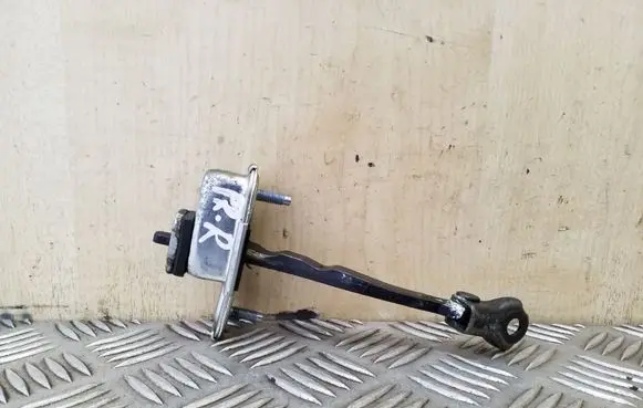 Hyundai i40 Front door check strap stopper