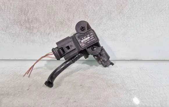 Volkswagen Golf VI Air pressure sensor 1K0906207A 0261230170