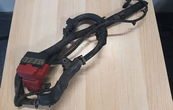 Suzuki Swift III Positive cable (battery) 