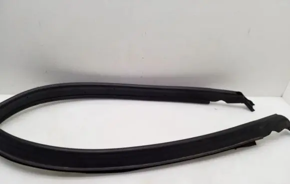 Mercedes-Benz Vito Viano W447 Rubber seal front door (on door) 175863 BR447