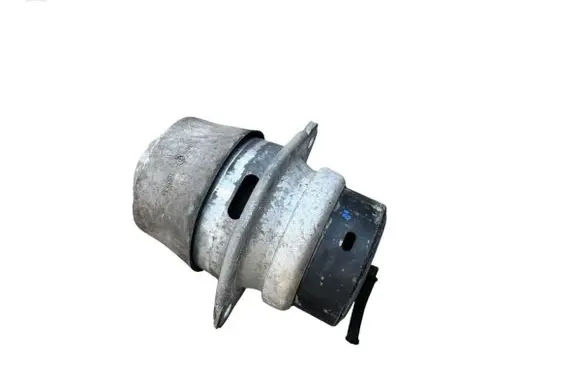 Porsche Cayenne (92A) Engine mount bracket 7L8199131F
