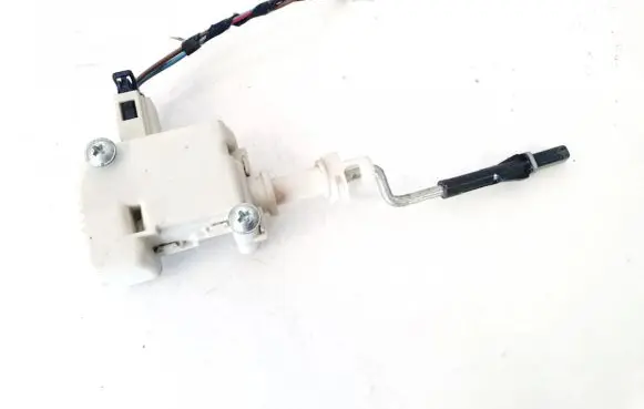 Volkswagen Touran I Central locking motor 3b0959782 1t0810773
