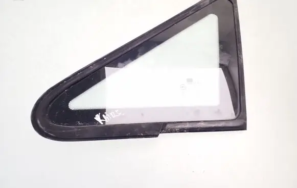 Hyundai Trajet Front triangle window/glass 43R00107