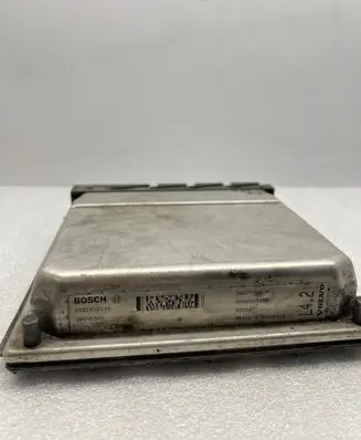 Volvo XC70 Engine control unit/module 08677708A 0281010319 28SA5360