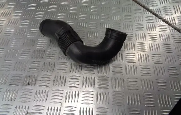Audi A2 Air intake hose/pipe 8Z0129617