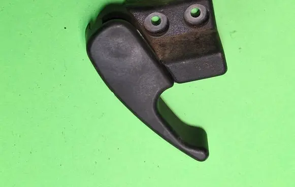 Skoda Octavia Mk1 (1U) Engine bonnet (hood) release handle 1H1823533