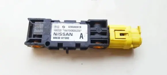 Nissan Primera Airbag deployment crash/impact sensor 98830ay000 0285003019