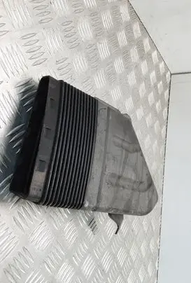 Audi A4 S4 B7 8E 8H Air intake duct part 8E0129617D
