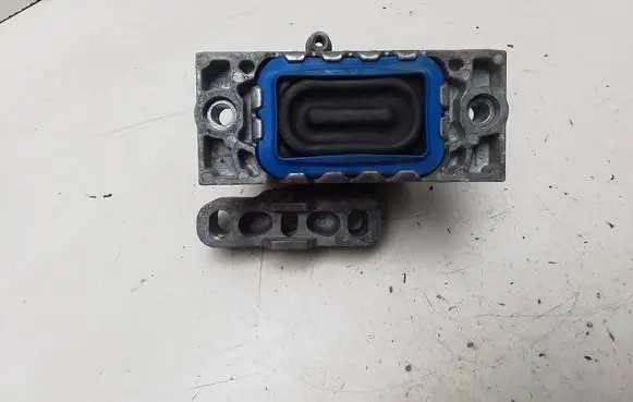 Engine mount bracket