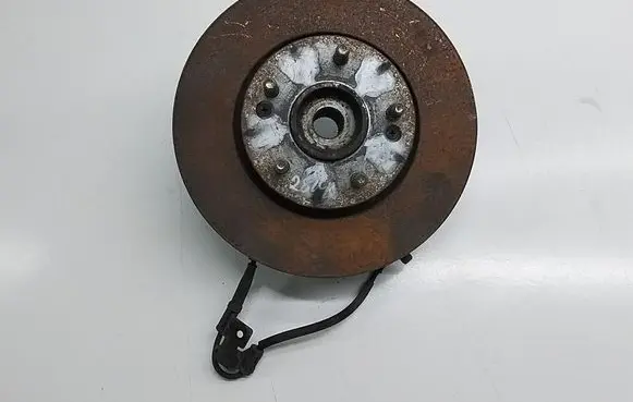 Hyundai i30 Front wheel hub 517162H100