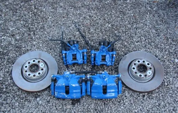 Volkswagen Golf VII Brake discs and calipers set 