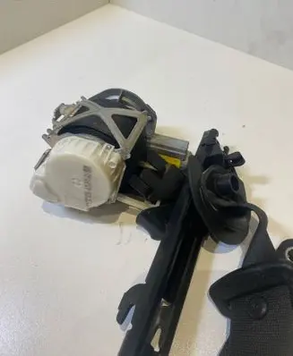 Mercedes-Benz C W204 Front seatbelt A2048605885 A2048600188