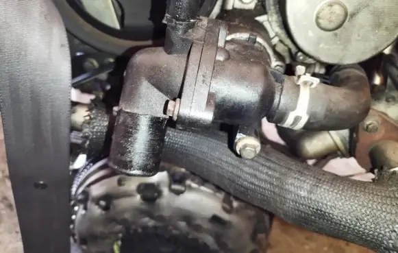 Ford Mondeo Mk III Engine coolant pipe/hose